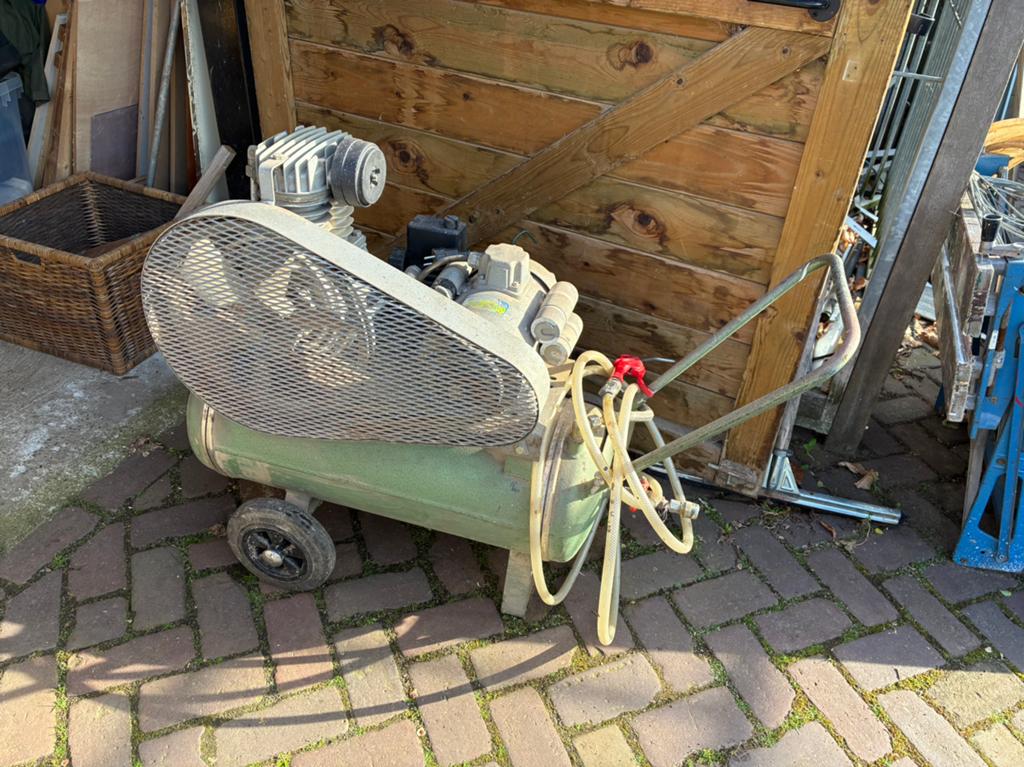 Robuuste Elnor 340/40 Compressor - Gebruikt, Ophalen, Gebruikt, 6 tot 10 bar, 25 tot 100 liter