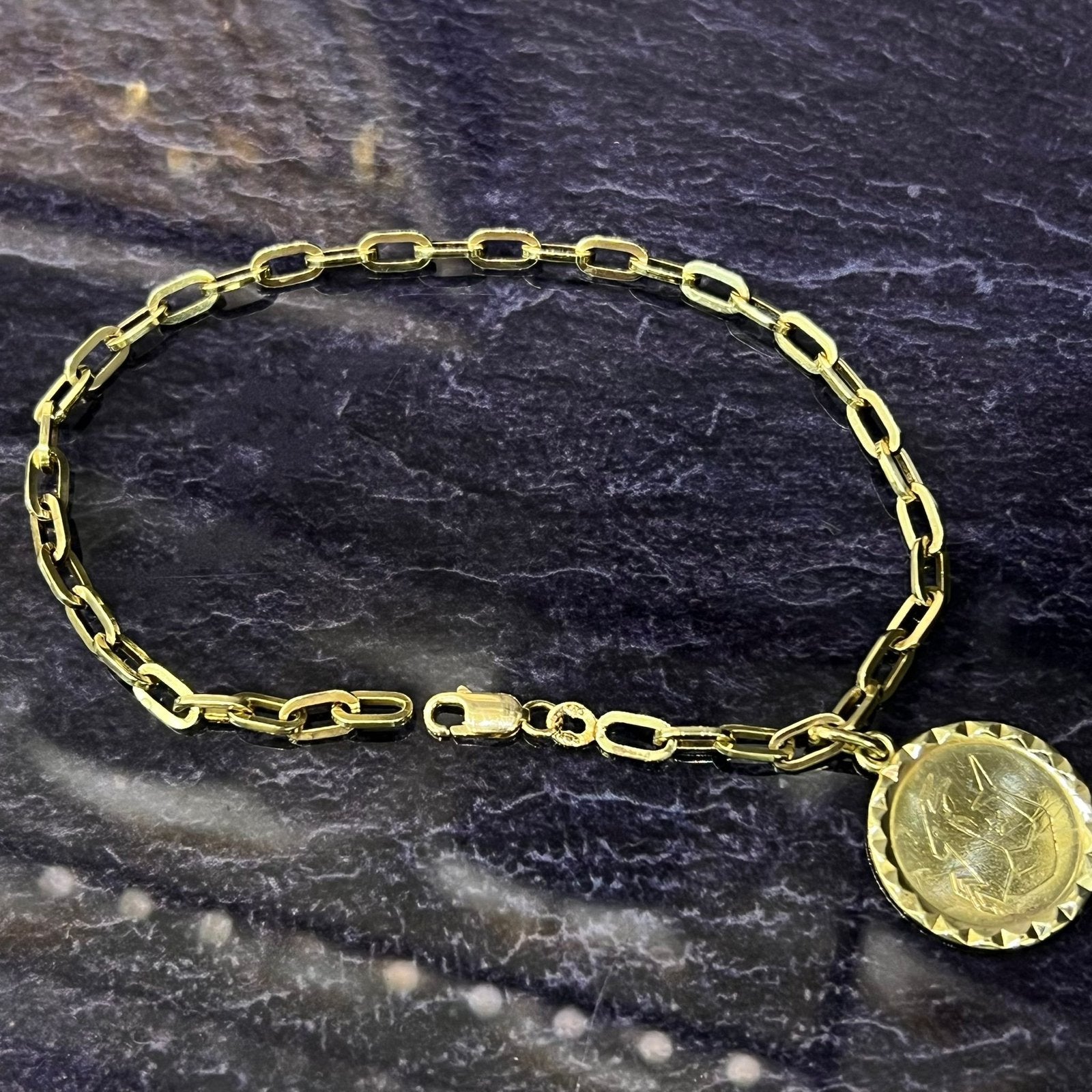 14k gouden armband met bedel, Ophalen of Verzenden, Zo goed als nieuw, Met bedels of kralen, Goud