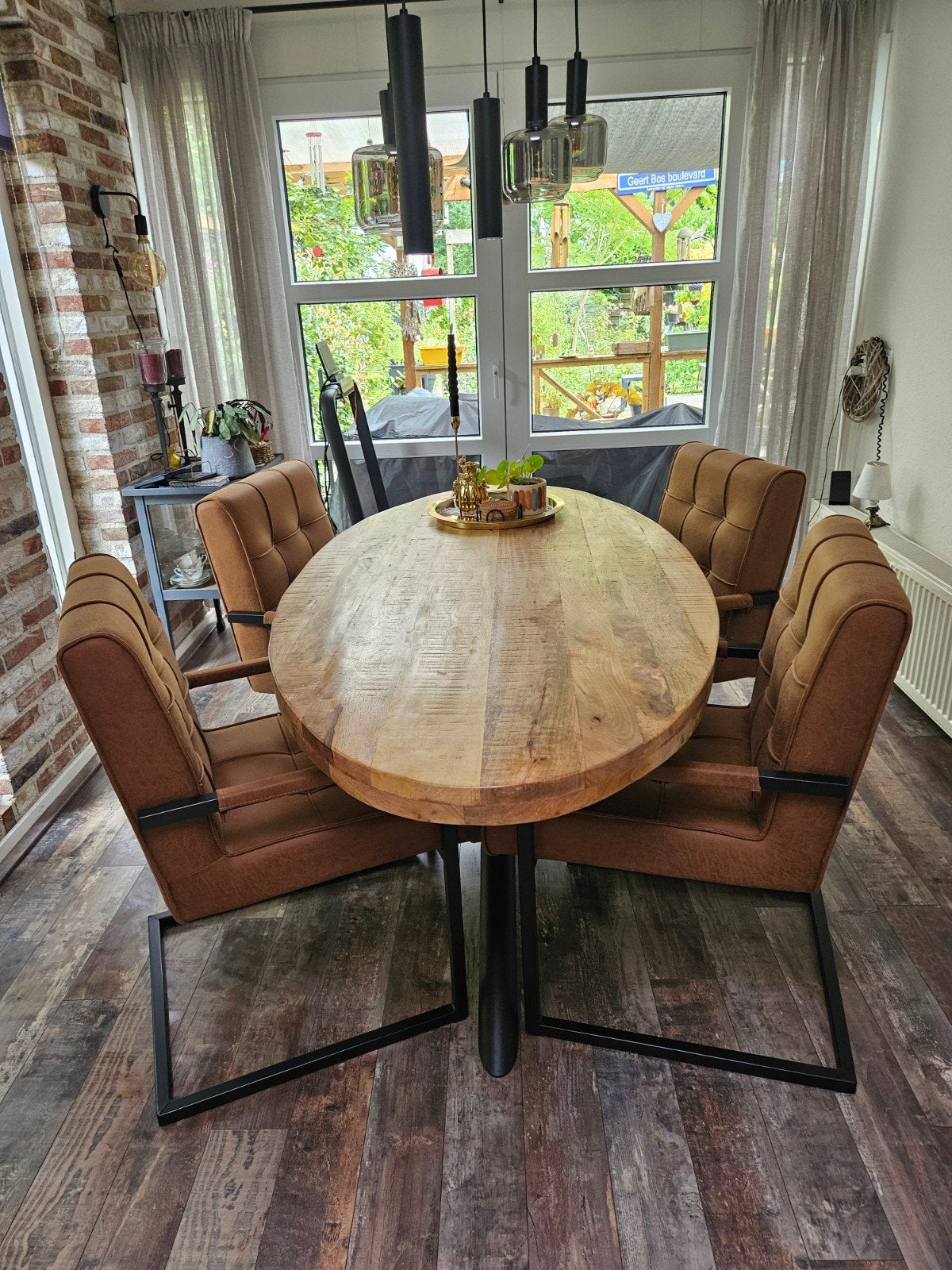 Zo goed als nieuwe complete eettafel met 4 stoelen, Huis en Inrichting, Tafels | Eettafels, Industrieel, Modern, Zo goed als nieuw