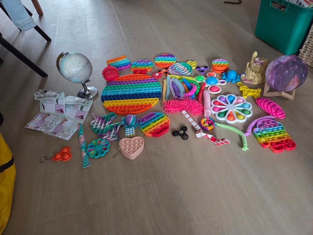 Grote collectie Pop-its en Fidget Toys met maan lamp, Ophalen of Verzenden, Zo goed als nieuw, Jongen of Meisje