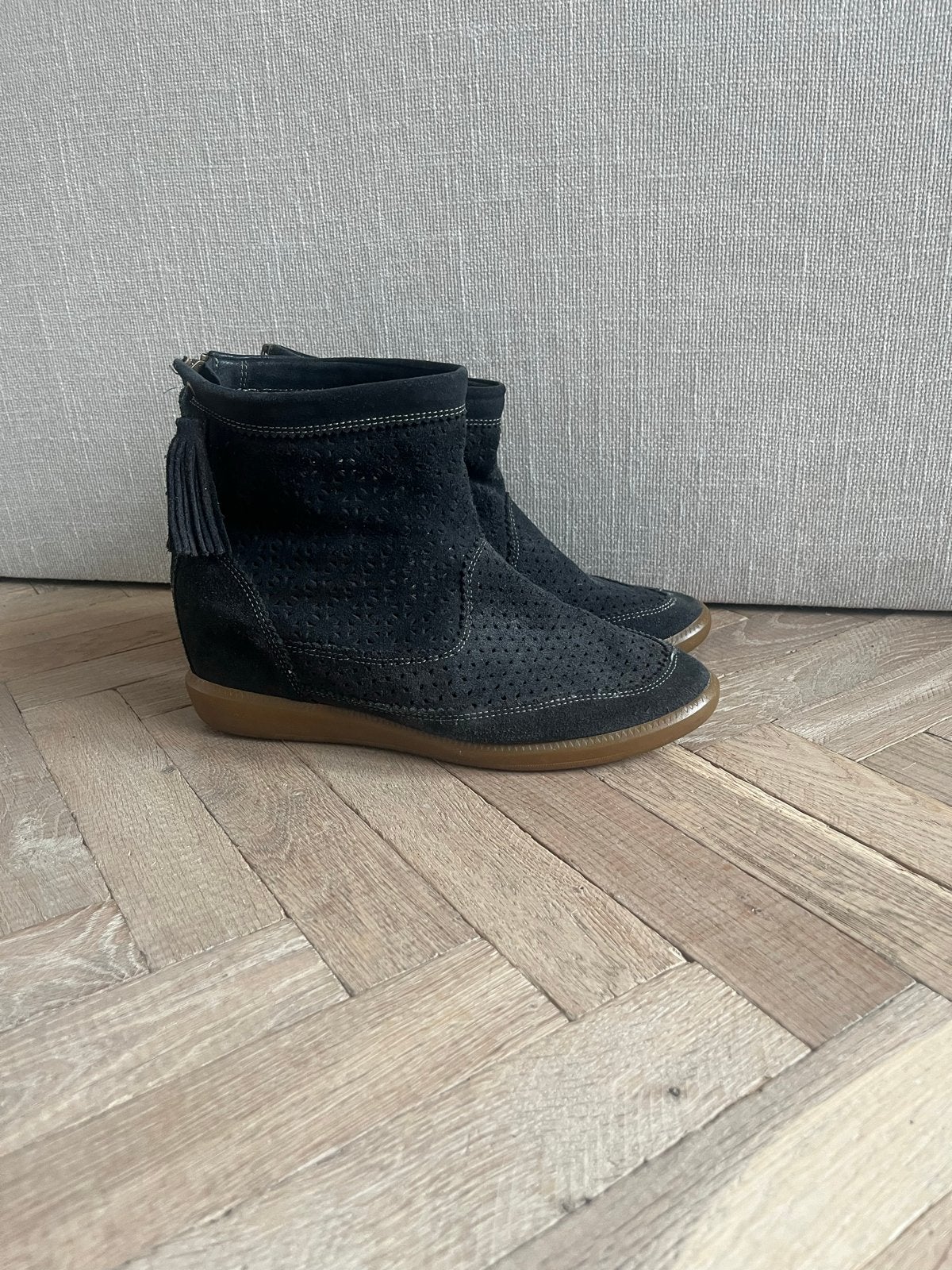 Isable Marant Beslay  suède enkellaarsjes, Zwart, Lage of Enkellaarzen, Ophalen of Verzenden, Gedragen