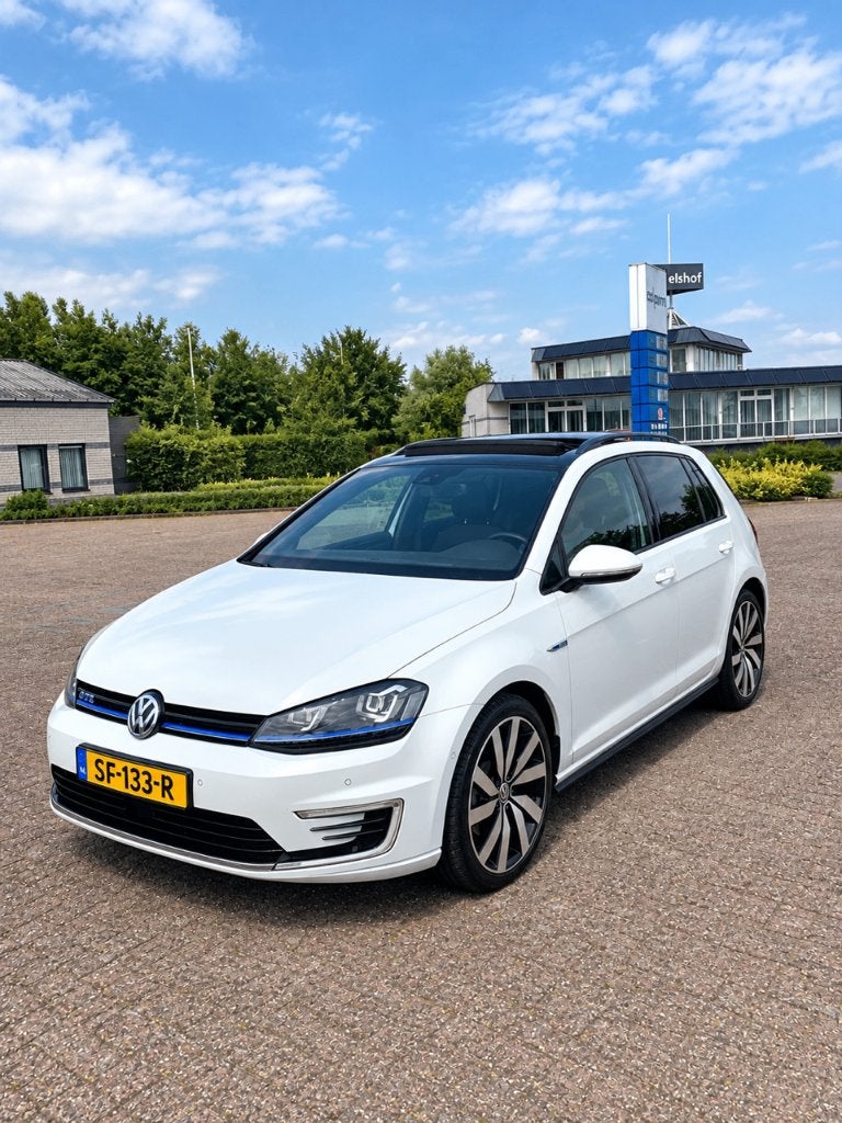 Volkswagen Golf 1.4 TSI Phev 204pk 5D DSG 2016 Wit, Auto's, Zwart, Leder en Stof, Wit, 1395 cc