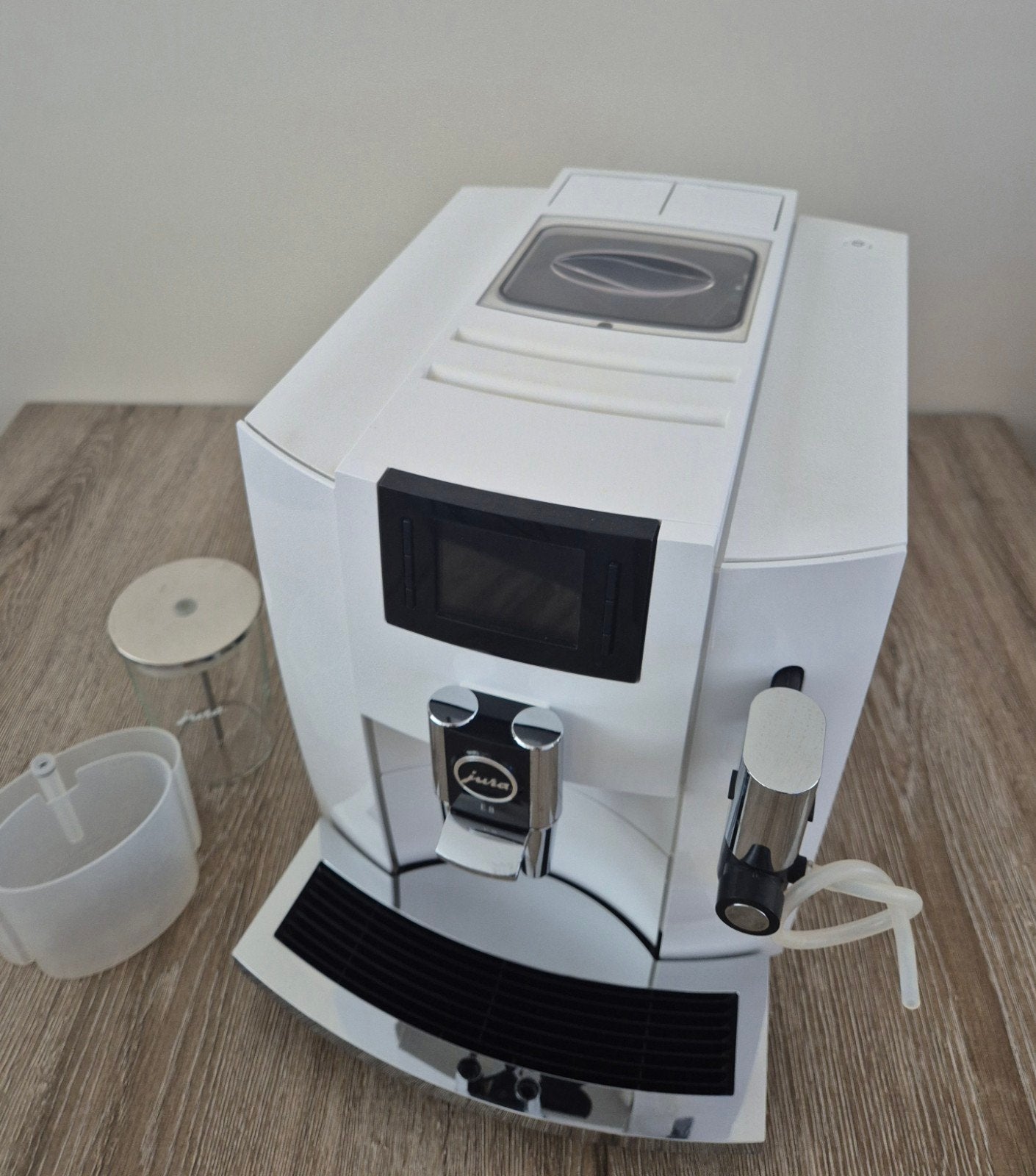 Jura E8 Koffiemachine, Witgoed en Apparatuur, Koffiezetapparaten, 10 kopjes of meer, Koffiemachine, Zo goed als nieuw, Afneembaar waterreservoir