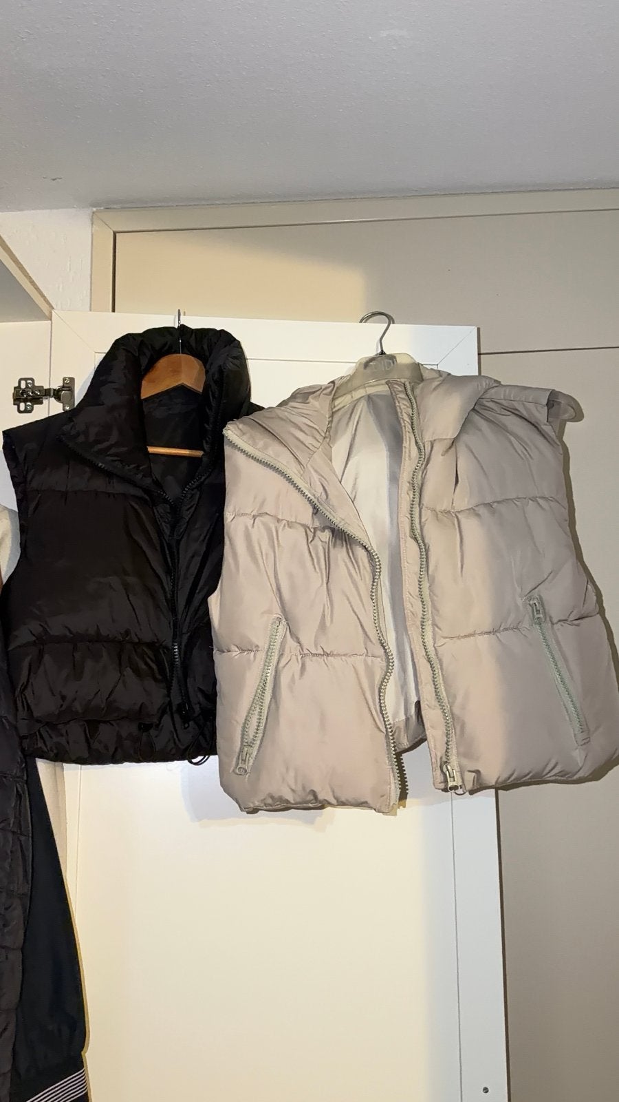 2 Bodywarmers, Ophalen of Verzenden, Zo goed als nieuw, Maat 36 (S), Zwart