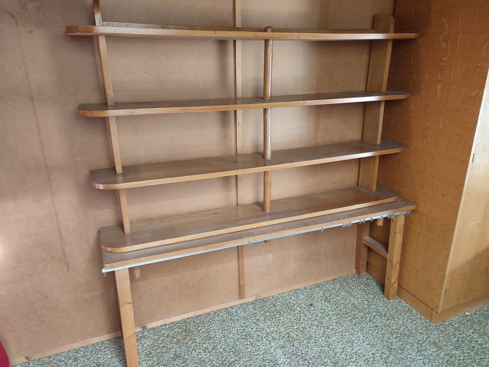 Houten wandrek met planken en hangruimte, Ophalen, Met plank(en), Gebruikt, 150 tot 200 cm