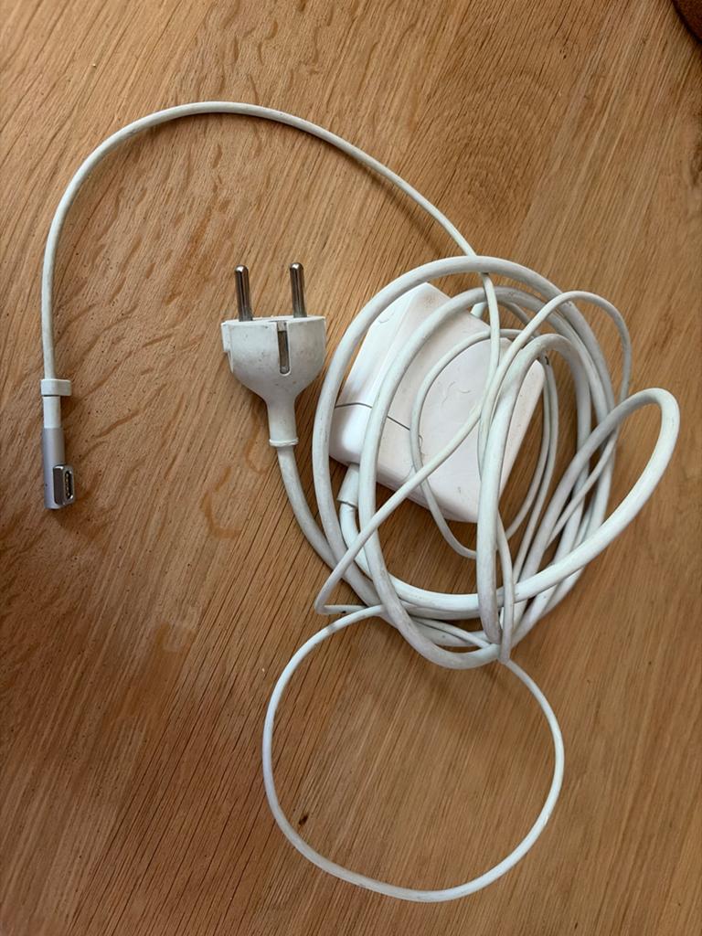 Apple MagSafe oplader voor MacBook (oudere modellen), Ophalen of Verzenden, Gebruikt
