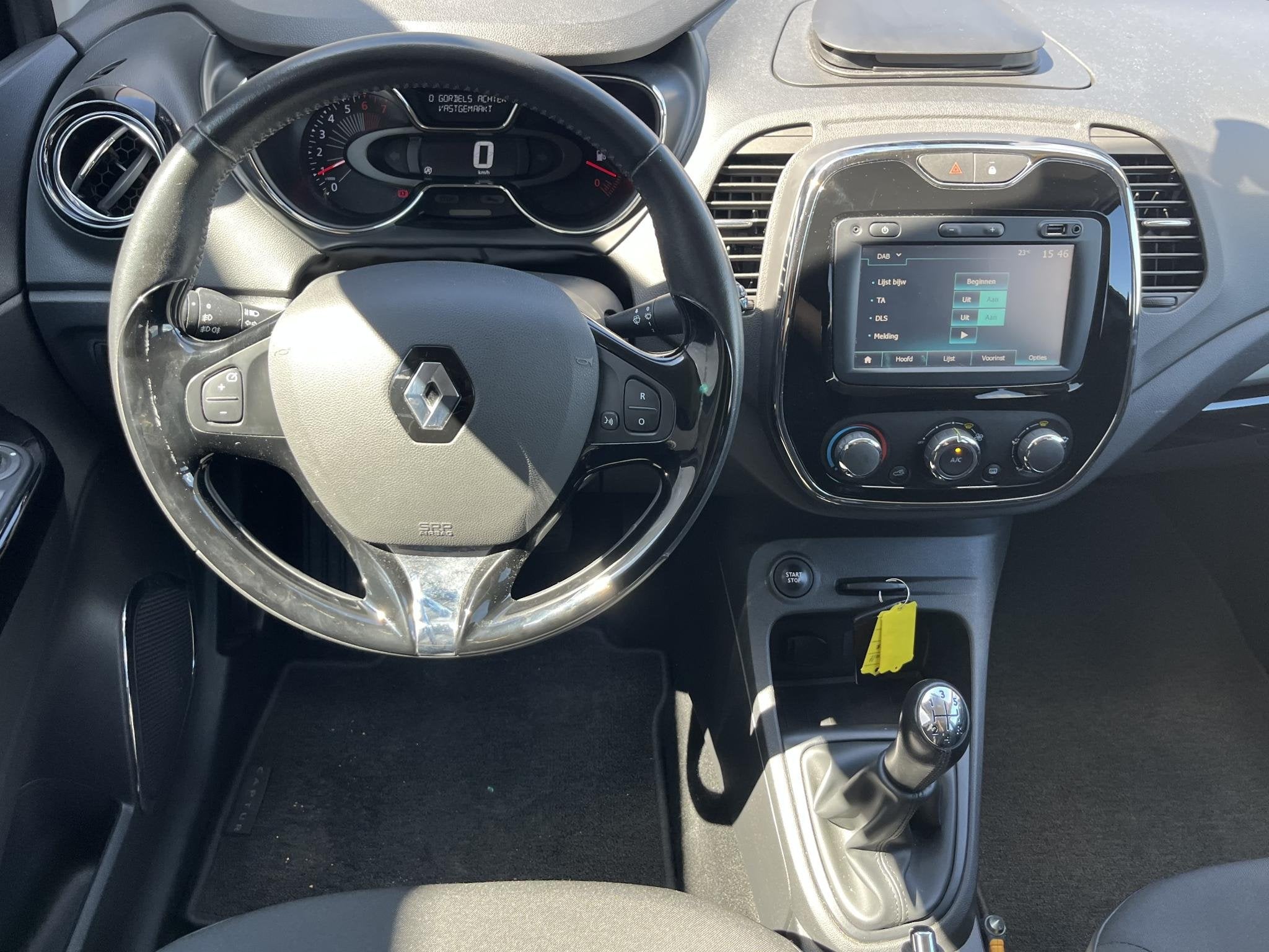 Renault Captur TCe 90 Limited / LED-Verlichting / Bluetooth, Voorwielaandrijving, 898 cc, Stof, Gebruikt