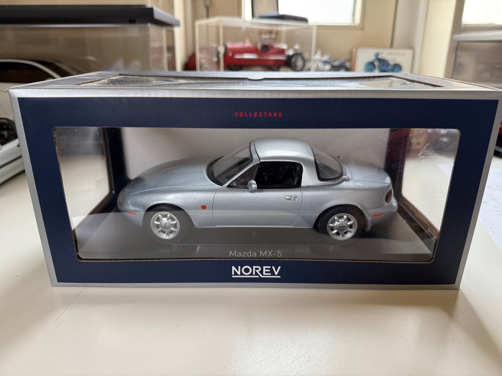 Mazda MX5 van het merk Norev schaal 1:18, Ophalen of Verzenden, Zo goed als nieuw, Auto, Norev