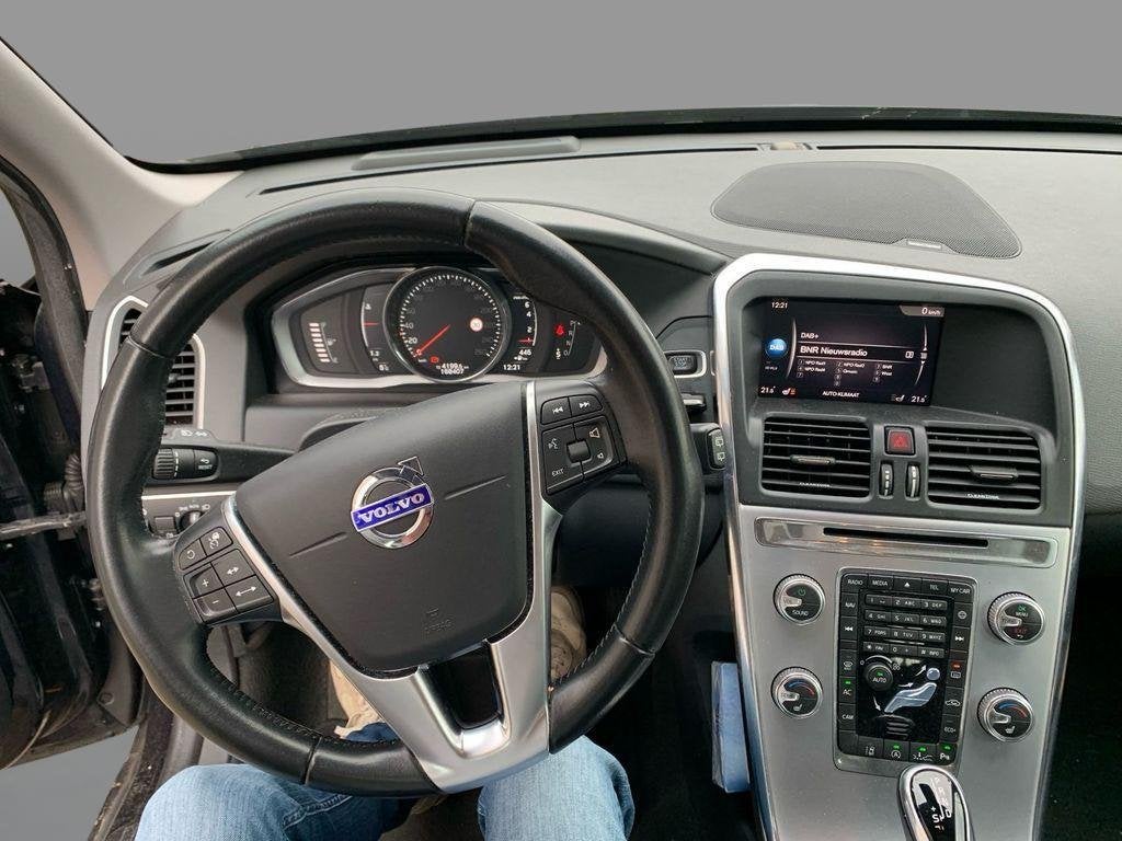 Volvo XC60 2.0 T5 FWD Polar+ | Trekhaak | Adaptive cruise co, 12 maanden, 15 km/l, Gebruikt, 4 cilinders