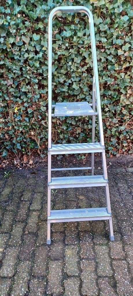 huishoudtrap 4 treden, Doe-het-zelf en Verbouw, Ladders en Trappen, Ophalen, Gebruikt, Trap, 2 tot 4 meter