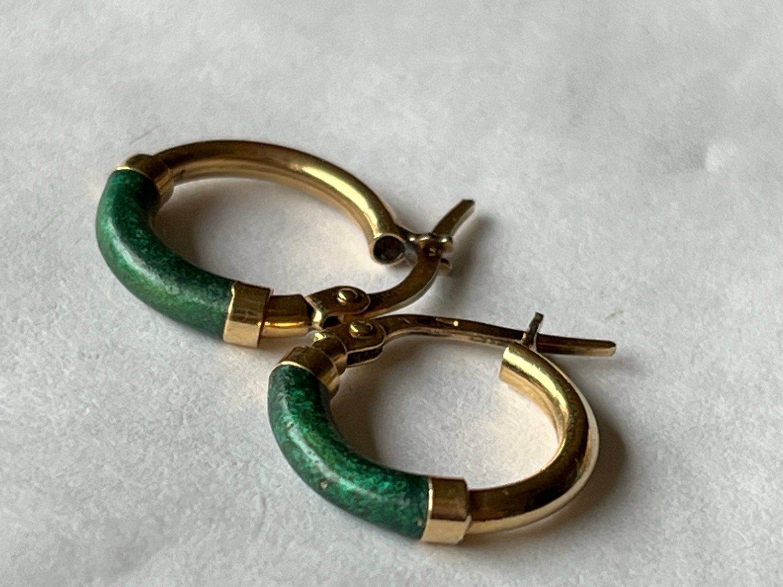 Gouden oorbellen met groene Jade - 14 CT (585), Verzenden, Goud, Hangers, Met edelsteen