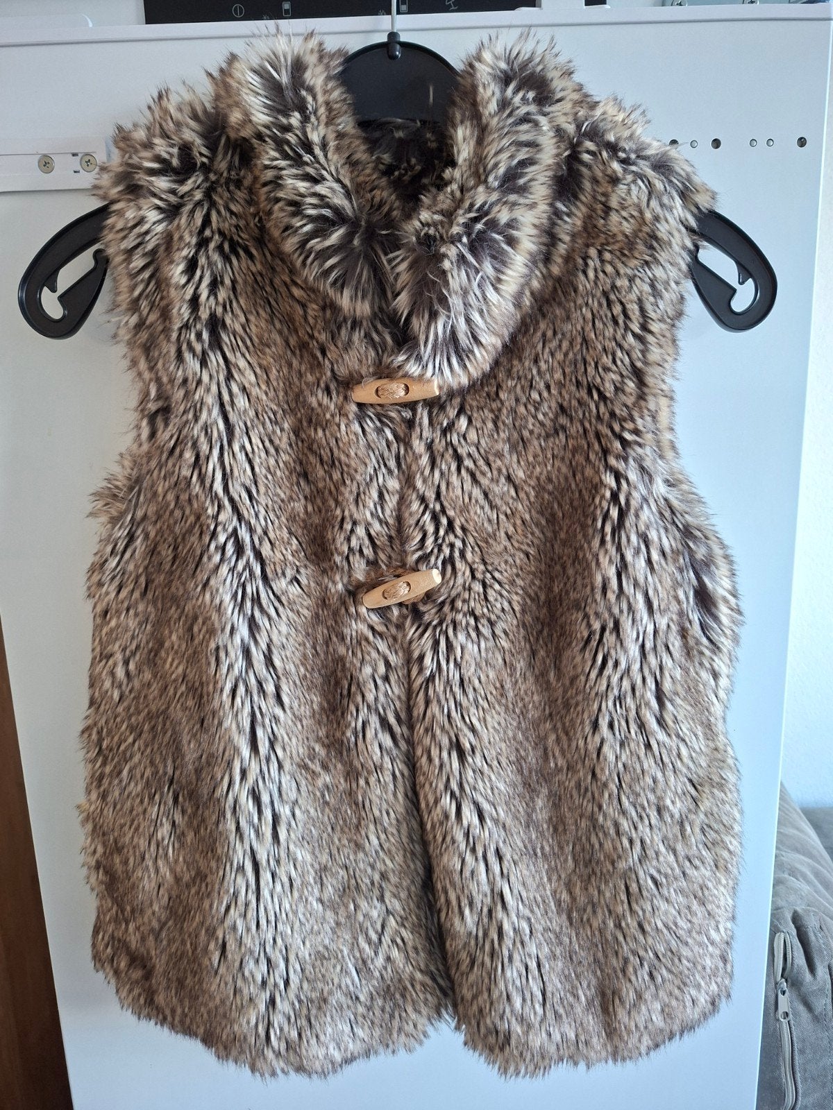 Vest bodywarmer imitatiebont maat 140, Kinderen en Baby's, Meisje, Trui of Vest, Ophalen of Verzenden, Zo goed als nieuw