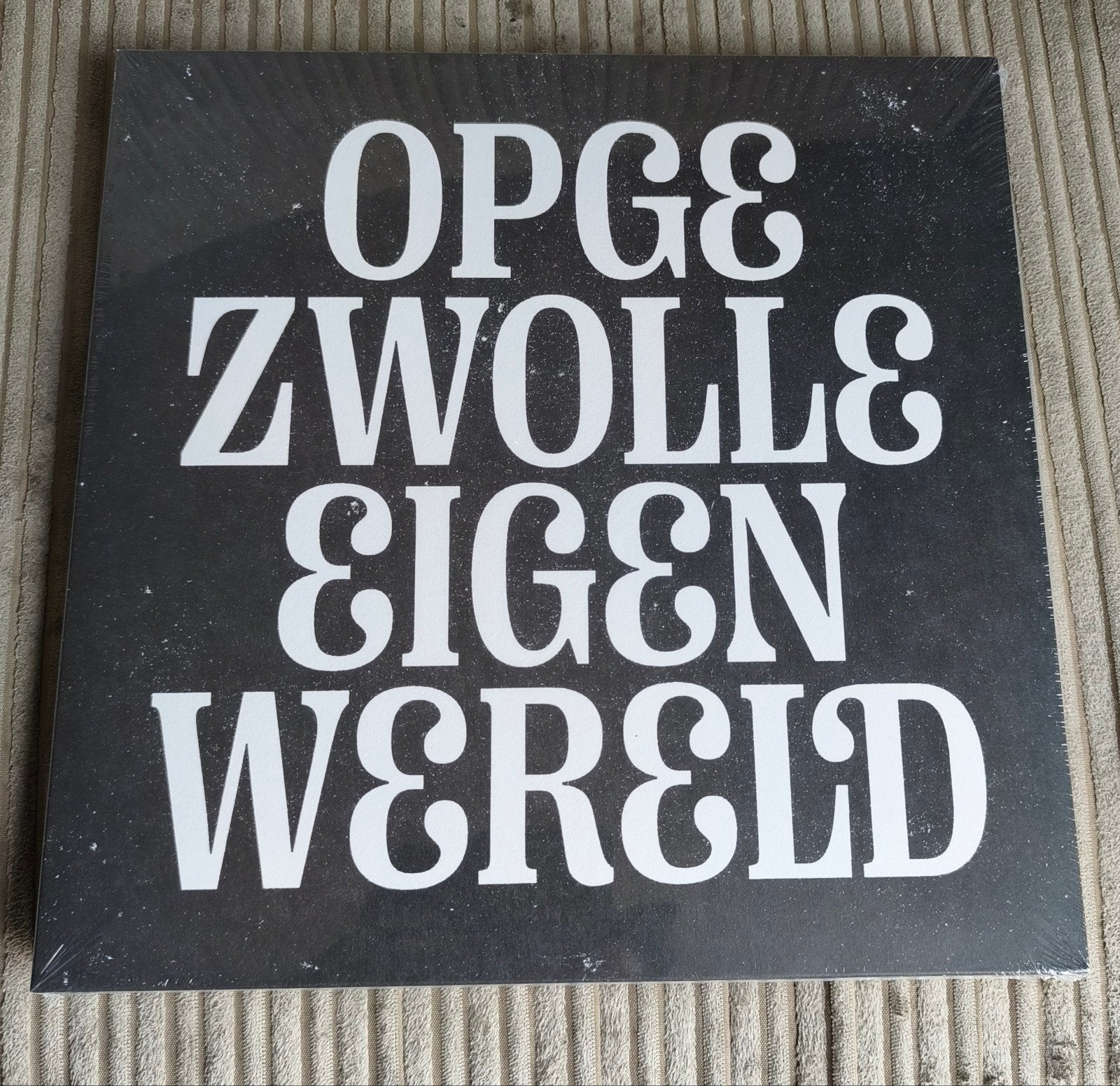 Opgezwolle - Eigen Wereld LP (inclusief Podcast), Ophalen of Verzenden
