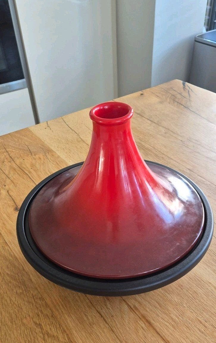 Tajine le creuset 31 cm, Ophalen, Zo goed als nieuw, Gietijzer