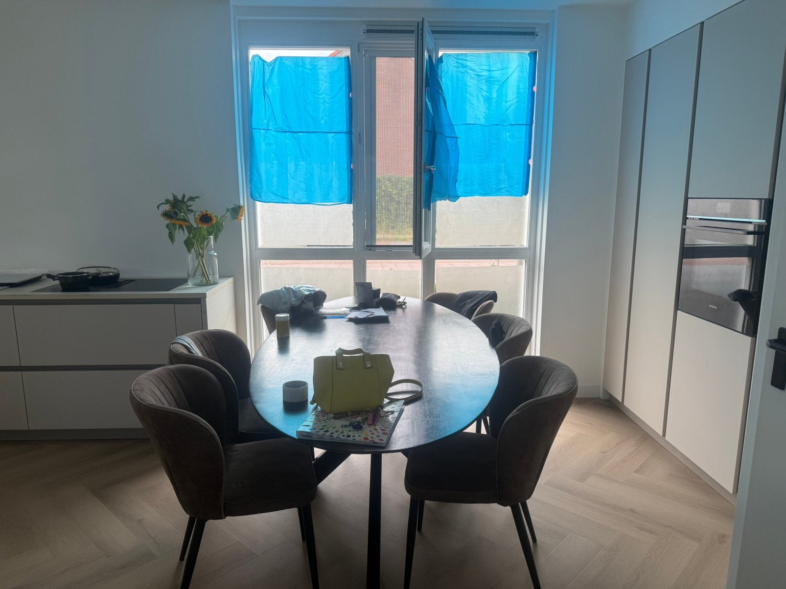 Eettafel ovaal, Huis en Inrichting, Tafels | Eettafels, Ophalen, Overige materialen, Gebruikt, 200 cm of meer