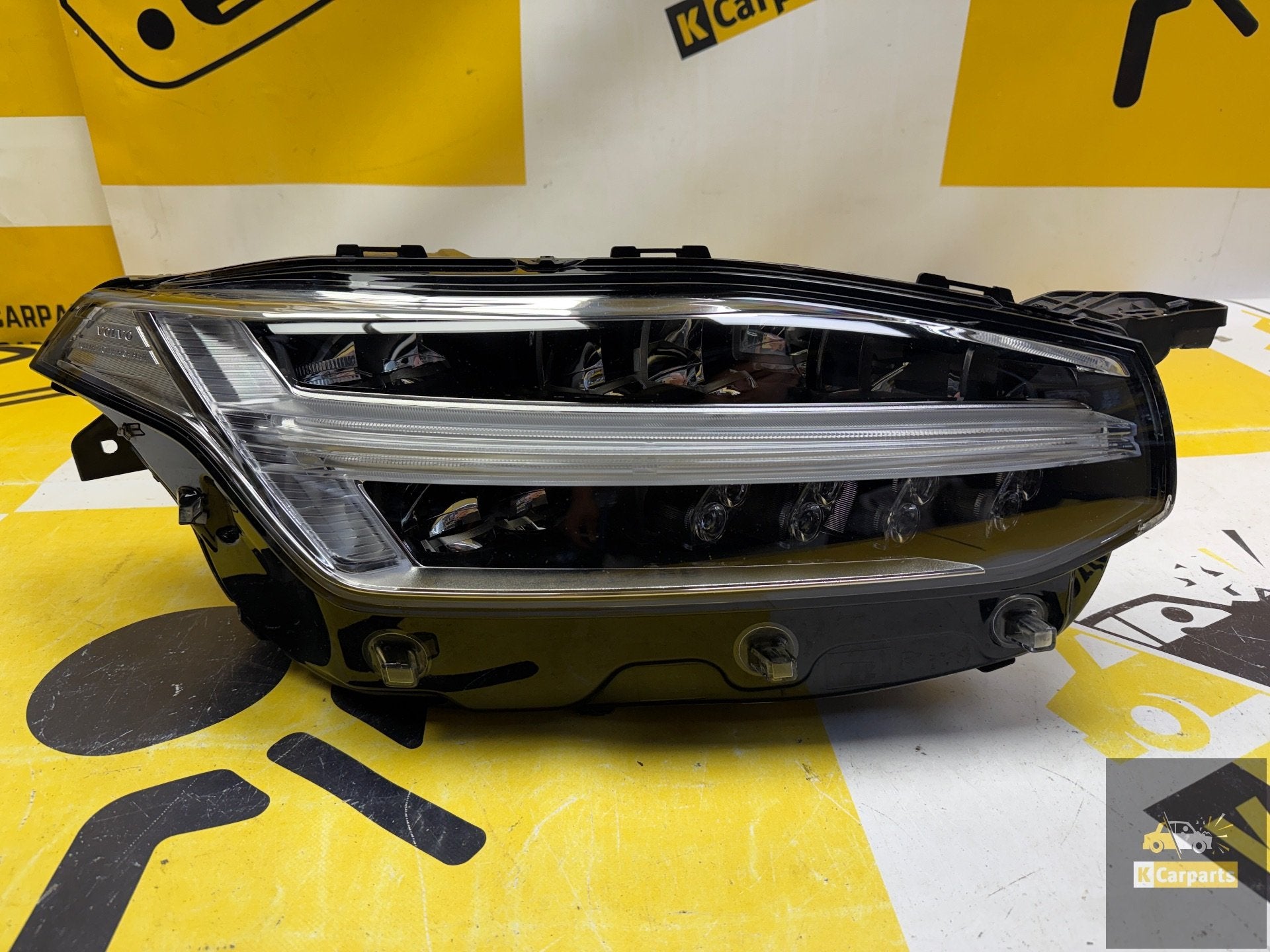 Lamp VOLVO XC90 FULL LED HIGH BEAM KOPLAMP RECHTS 31655159, Gebruikt, Gunnar Engellaus vag 8
405 31  Gothenburg, SE, Info@volvocars.com