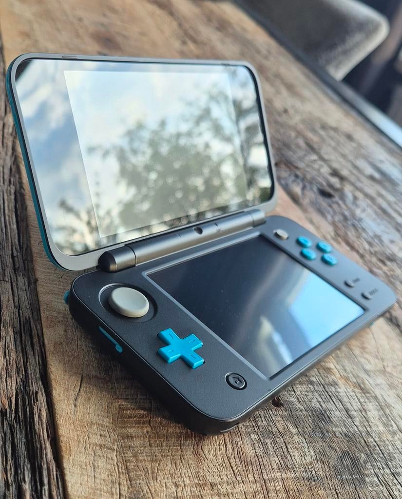 New Nintendo 2DS XL (Black/Turquoise) | Inclusief 6 games, Spelcomputers en Games, Spelcomputers | Nintendo 2DS en 3DS, Ophalen