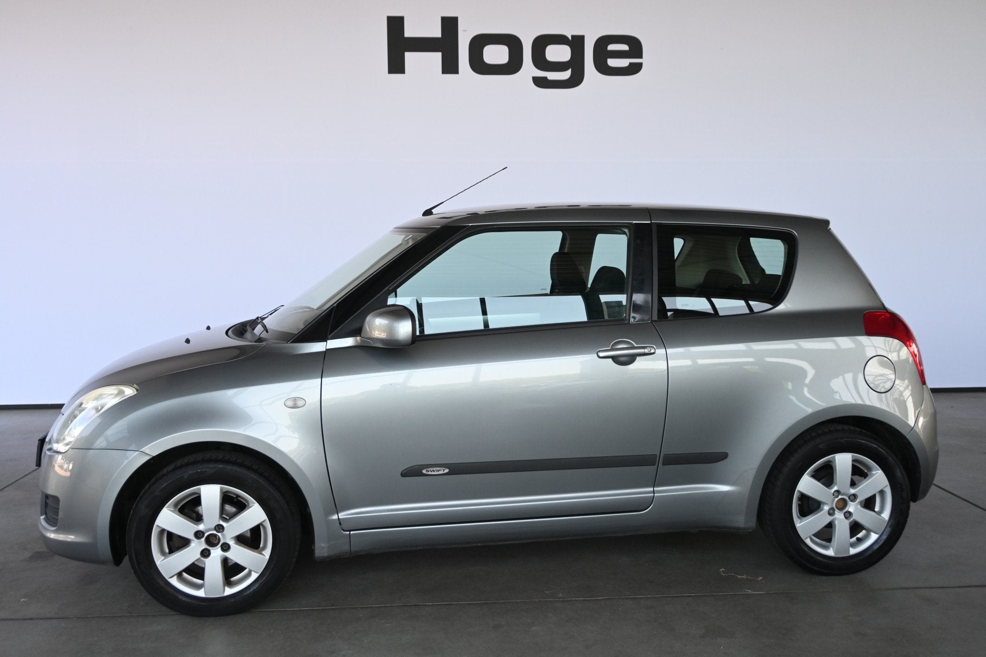 Suzuki Swift 1.3 Cool NAP! Airco Trekhaak Elektrisch Pakket!, Auto's, Stof, Gebruikt, Met garantie (alle), 400 kg