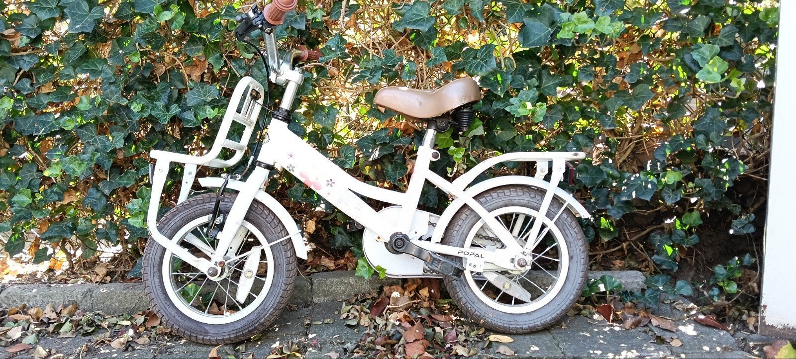 Popal kinderfiets wit met bloemen - 12 inch, Fietsen en Brommers, Ophalen, Terugtraprem, Gebruikt, Minder dan 16 inch