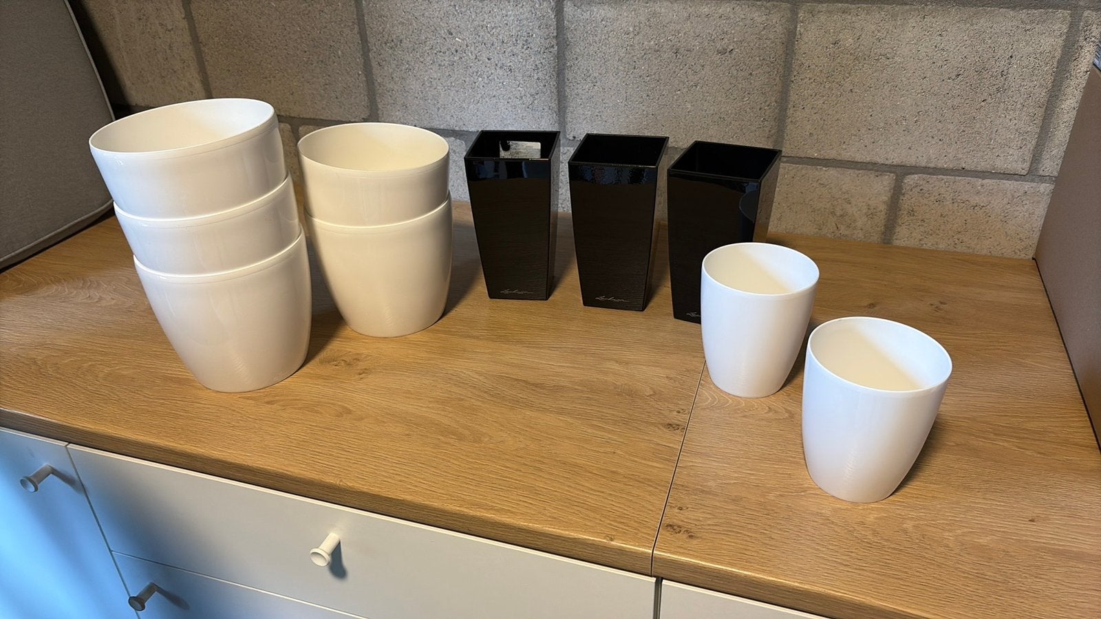 Diverse mooie bloempotten van o.a. elho, Kunststof, Rond, Ophalen of Verzenden, Zo goed als nieuw