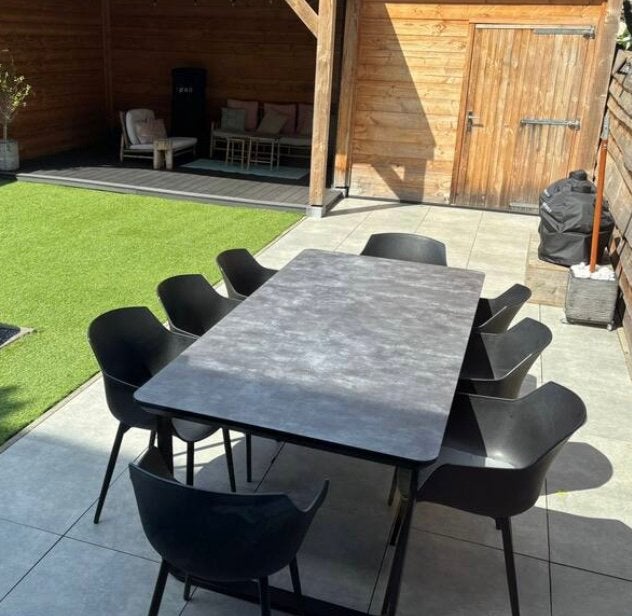 Tuintafel met 8 zwarte stoelen, Ophalen, Kunststof, Gebruikt, Eettafel