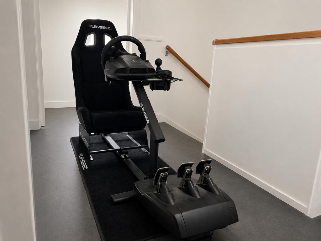 Playseat Evolution Alcantara met Logitech G923 set PS5 PC, Ophalen, Overige merken, Playseat, Zo goed als nieuw