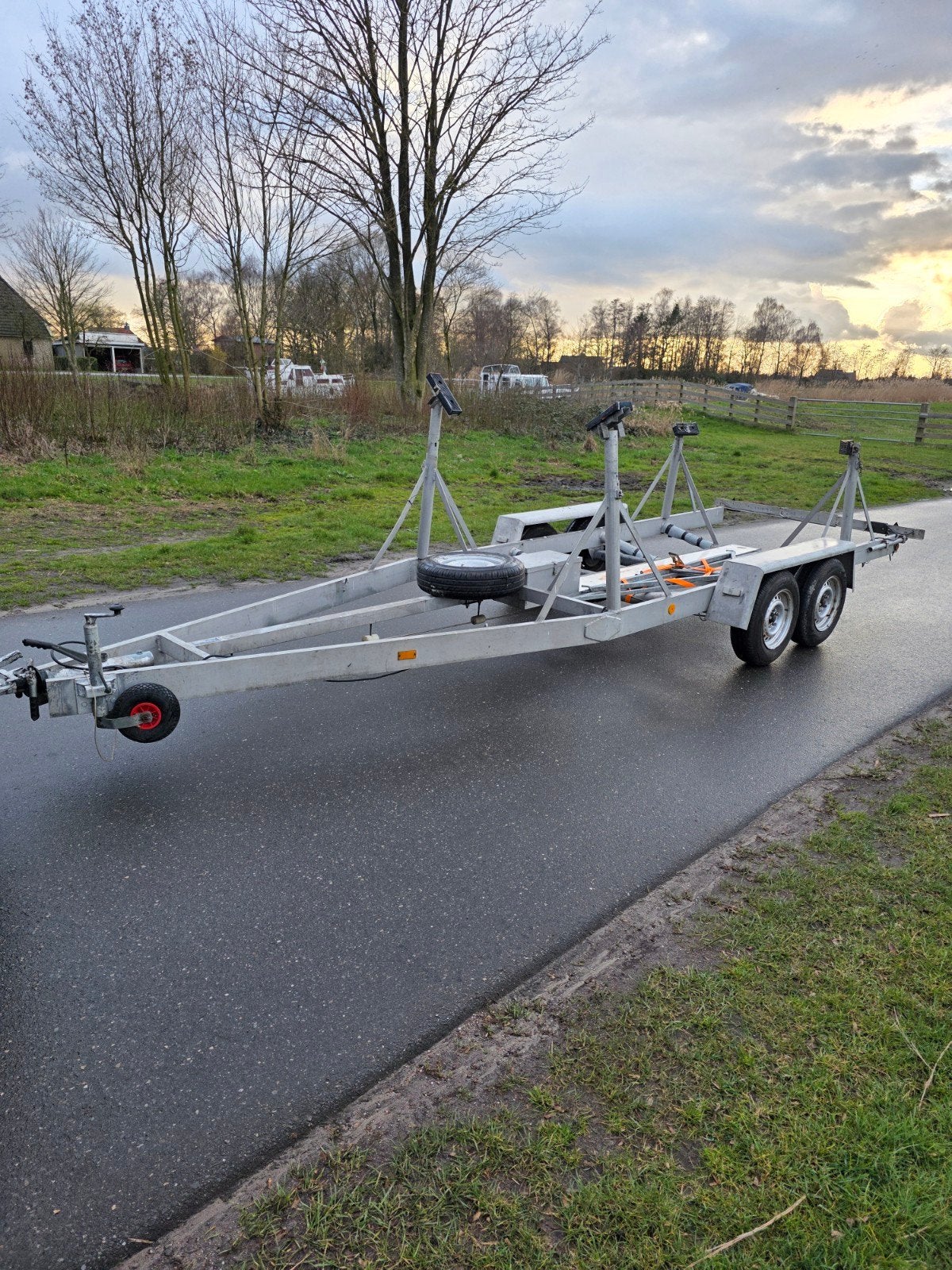 Grote aluminium kielboot trailer 2000kg eigen kenteken, Watersport en Boten, 1500 tot 3000 kg, 6 tot 9 meter, Zo goed als nieuw