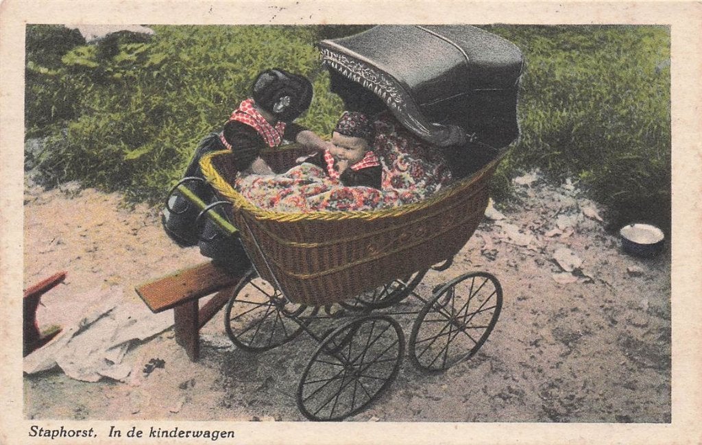 703-177-057 Staphorst in de Kinderwagen, Ophalen of Verzenden, Voor 1920, Overijssel