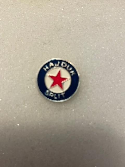 Hajduk Split voetbal speldje, Verzamelen, Speldjes, Pins en Buttons, Ophalen of Verzenden, Zo goed als nieuw, Overige onderwerpen