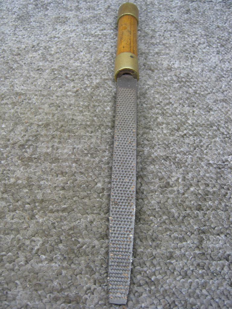 Hout Rasp, Verzenden
