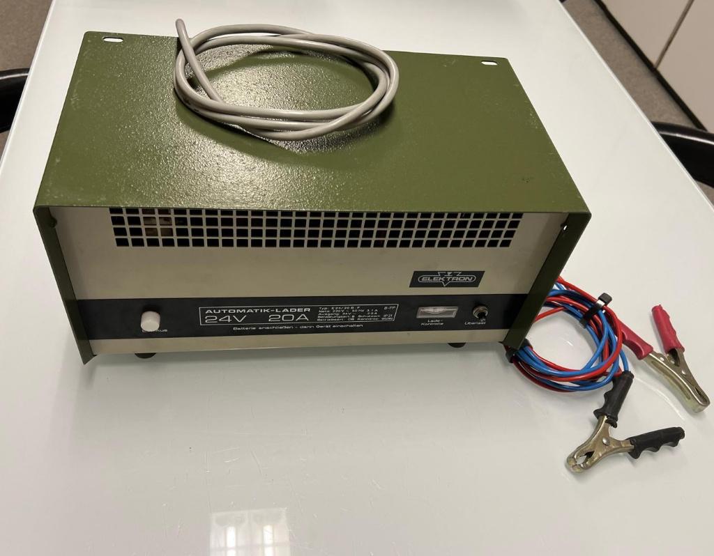 Elektron professionele acculader 24 Volt 20 Ampere E24/20 BF, Auto-onderdelen, Accu's en Toebehoren, Ophalen of Verzenden, Gebruikt