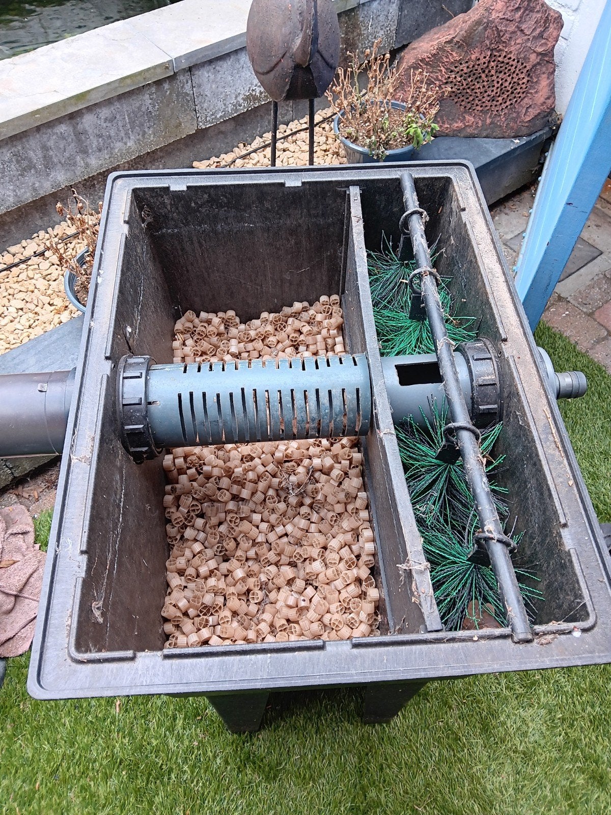 Vijverfilter met borstels en filtermedia, Tuin en Terras, Vijver-toebehoren, Ophalen of Verzenden, Gebruikt, Vijverfilter