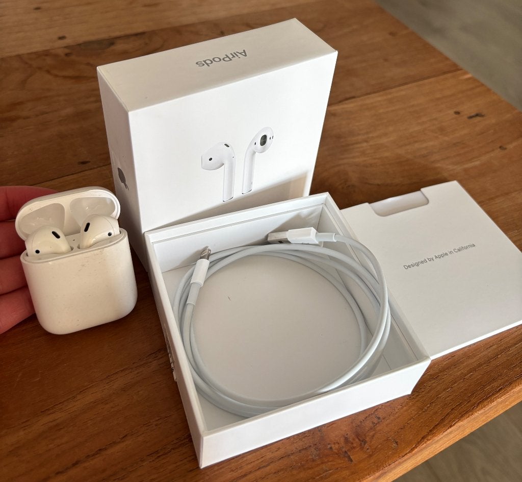 Apple AirPods (1st generation), Ophalen of Verzenden, Gebruikt, Op oor (supra aural), Overige merken