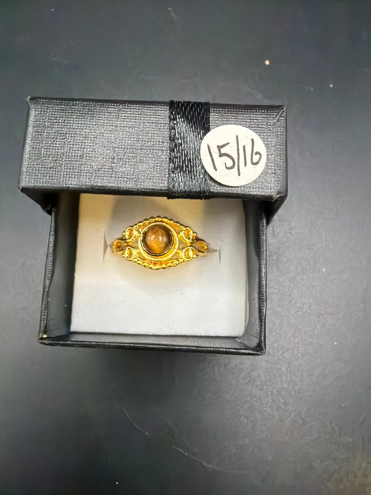 Messing ring met Tijgeroog edelsteen, Overige materialen, Ophalen of Verzenden, Zo goed als nieuw, X