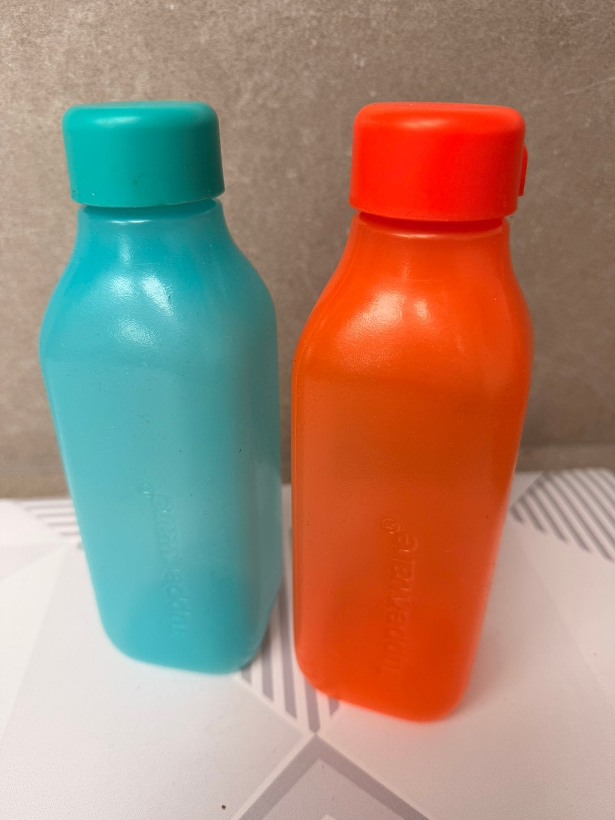 2 vierkante 500 ml eco flessen van tupperware, Ophalen of Verzenden, Zo goed als nieuw, Oranje