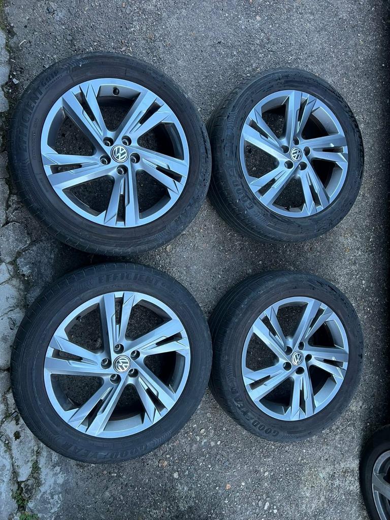 Volkswagen taigo t cross valenciar line velgen 17 inch 5x100, Auto-onderdelen, Banden en Velgen, Ophalen, Gebruikt, Banden en Velgen