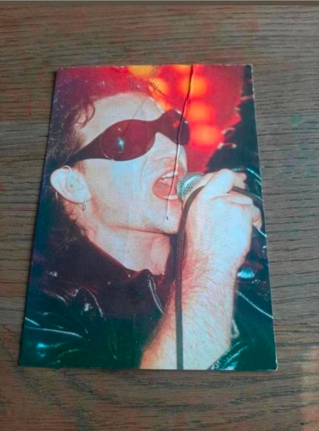 U2 ansichtkaart Bono ZooTV tour., Ophalen of Verzenden, Gebruikt, Foto of Kaart