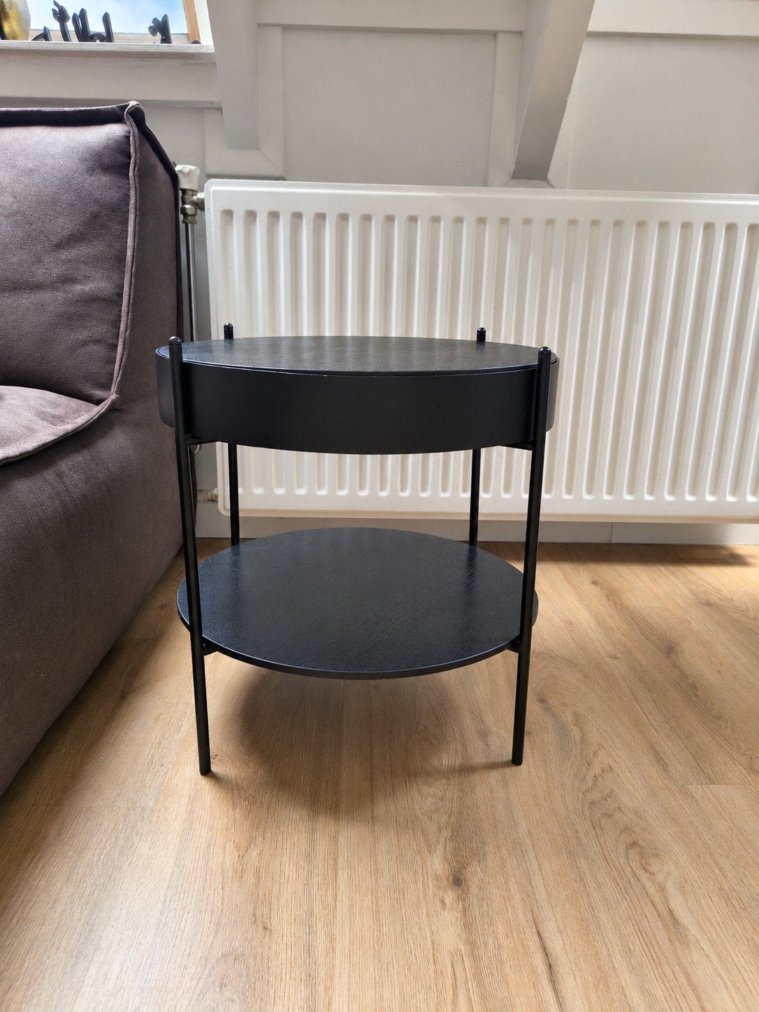 Ronde zwarte bijzettafel met opbergruimte - modern design, Huis en Inrichting, Ophalen, Rond, Minder dan 55 cm, 45 tot 60 cm