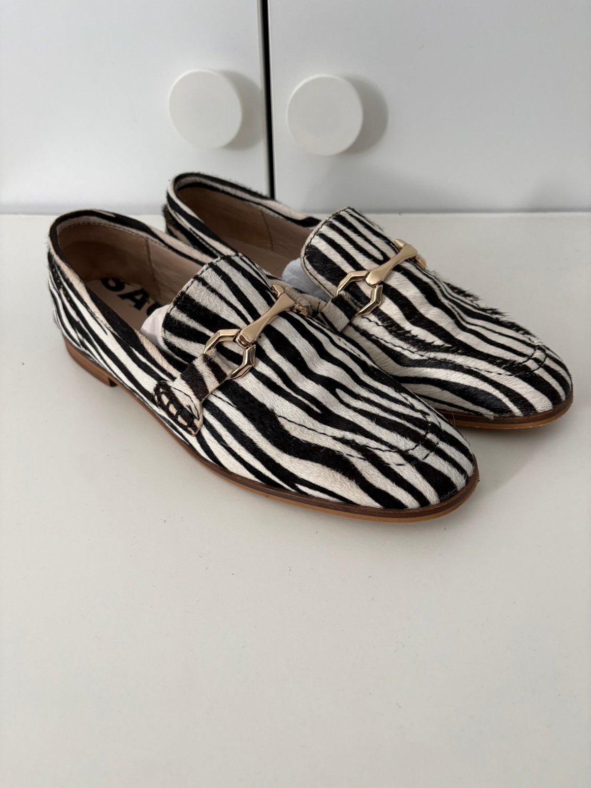 Loafers Zebraprint, Kleding | Dames, Ophalen of Verzenden, Zo goed als nieuw, Zwart, Instappers