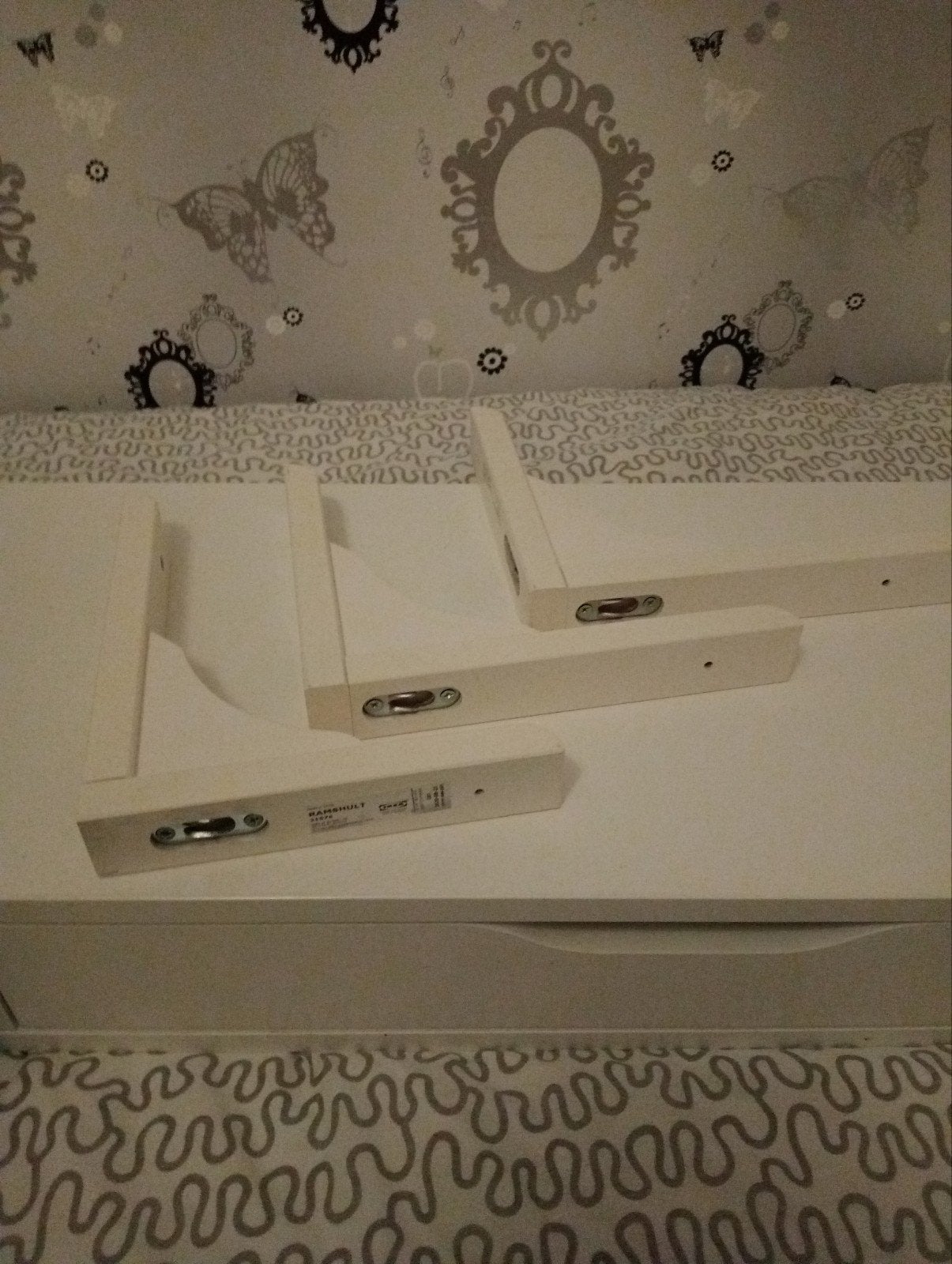 IKEA Ramshult make-u/kap tafel met 2 lades en 3 ophangbeugel, Huis en Inrichting, Ophalen, Zo goed als nieuw, 50 tot 100 cm, Minder dan 100 cm