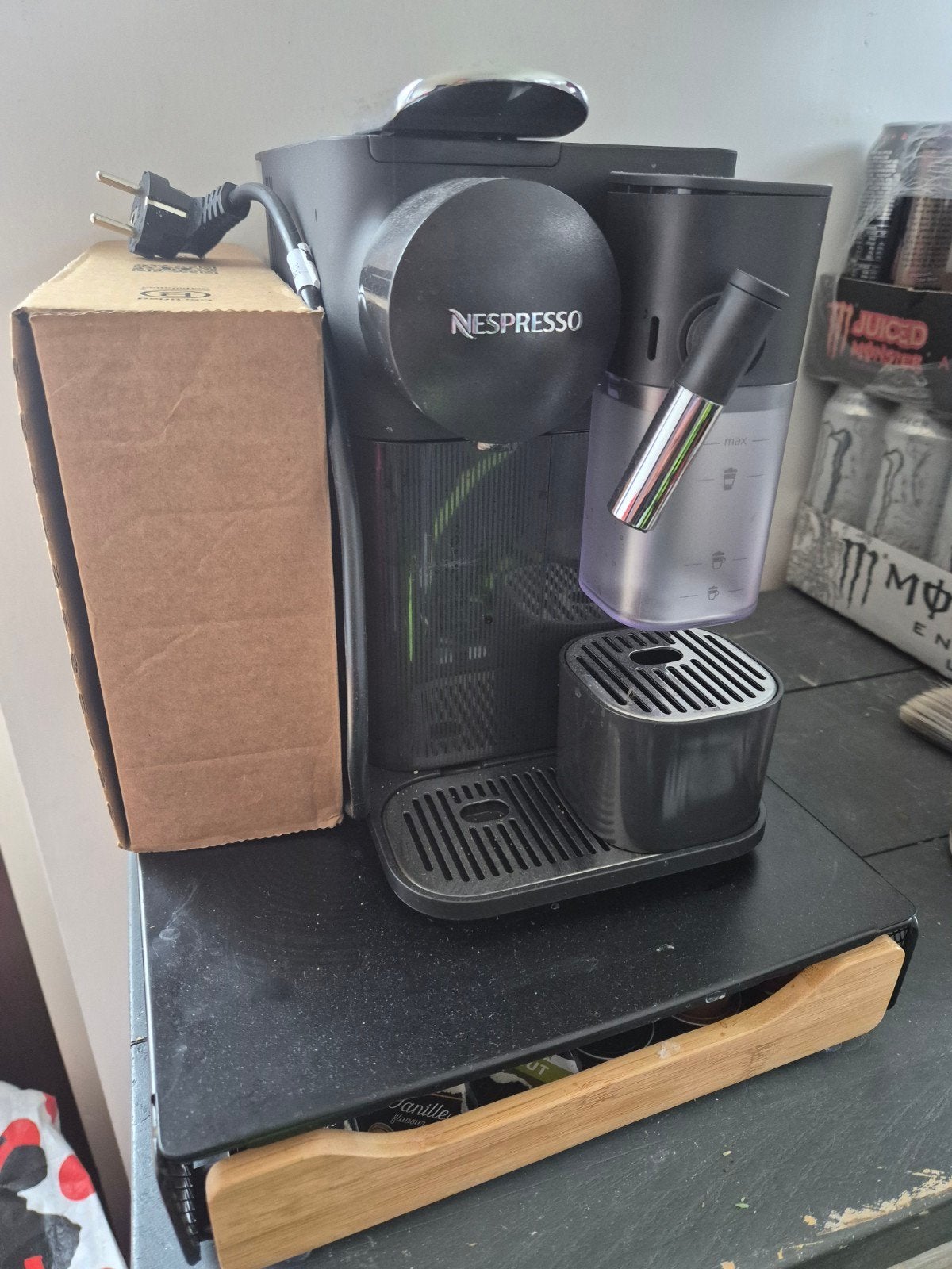 Nespresso Lattissima One koffiemachine met capsules & houder, Witgoed en Apparatuur, Koffiezetapparaten, Koffiemachine, Ophalen of Verzenden