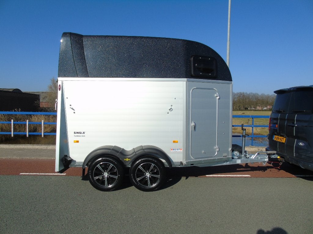 Humbaur Single Alu Luxus 1,5paards Zadelkamer Buist Voorraad, Ophalen of Verzenden, Nieuw, Aluminium, 1½-paards trailer