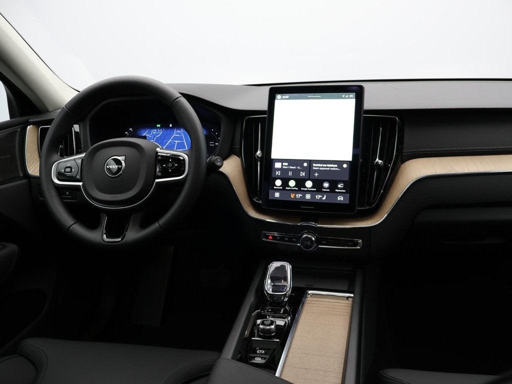 Volvo XC60 T6 AWD Plug-in hybrid Ultra Dark / Trekhaak / Luc, Automaat, Gebruikt, 4 cilinders, 180 min