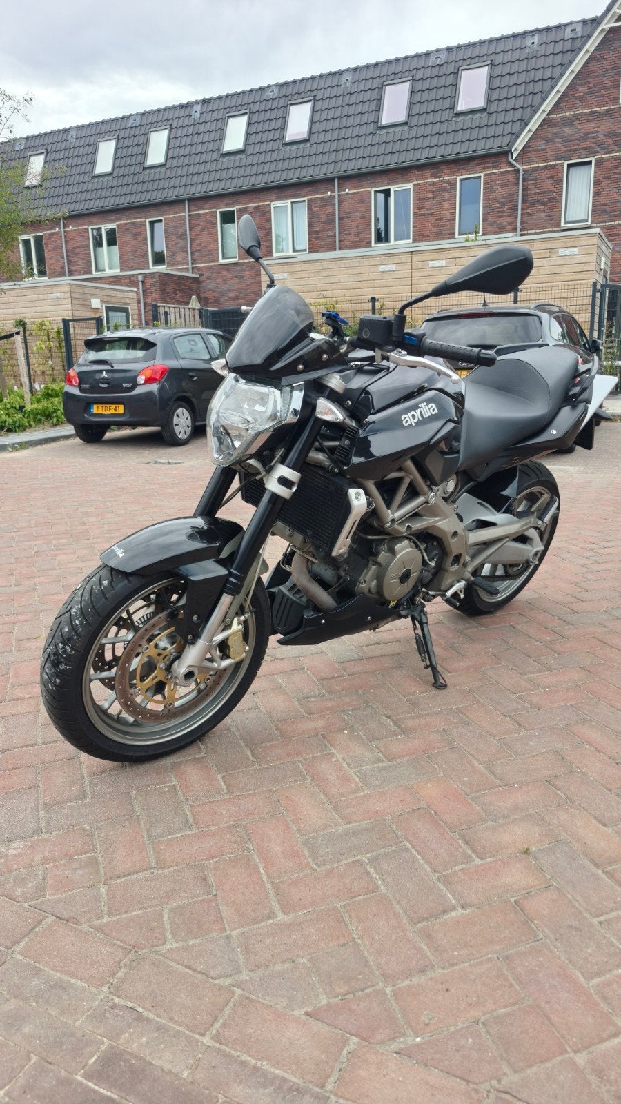 Aprilia Shiver 750 abs - Naked bike met 24.888 km, Motoren, Motoren | Aprilia, 2 cilinders, Gebruikt, Particulier, Meer dan 35 kW
