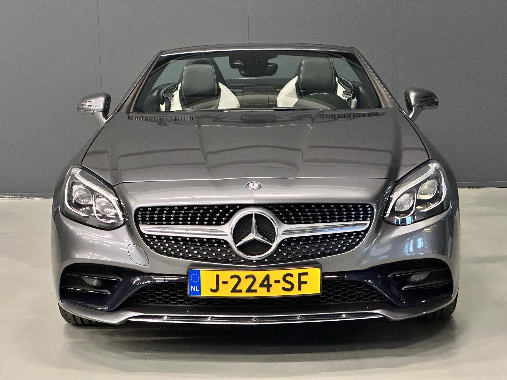 Mercedes-Benz SLC 200 RedArt Edition AMG AUTOMAAT LEDER/CAME, Auto's, Mercedes-Benz, Gebruikt, 4 cilinders, Leder, SLC