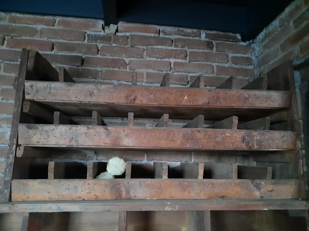 Oude kast vakkenkast gruttersbak houten brocante, Antiek en Kunst, Ophalen