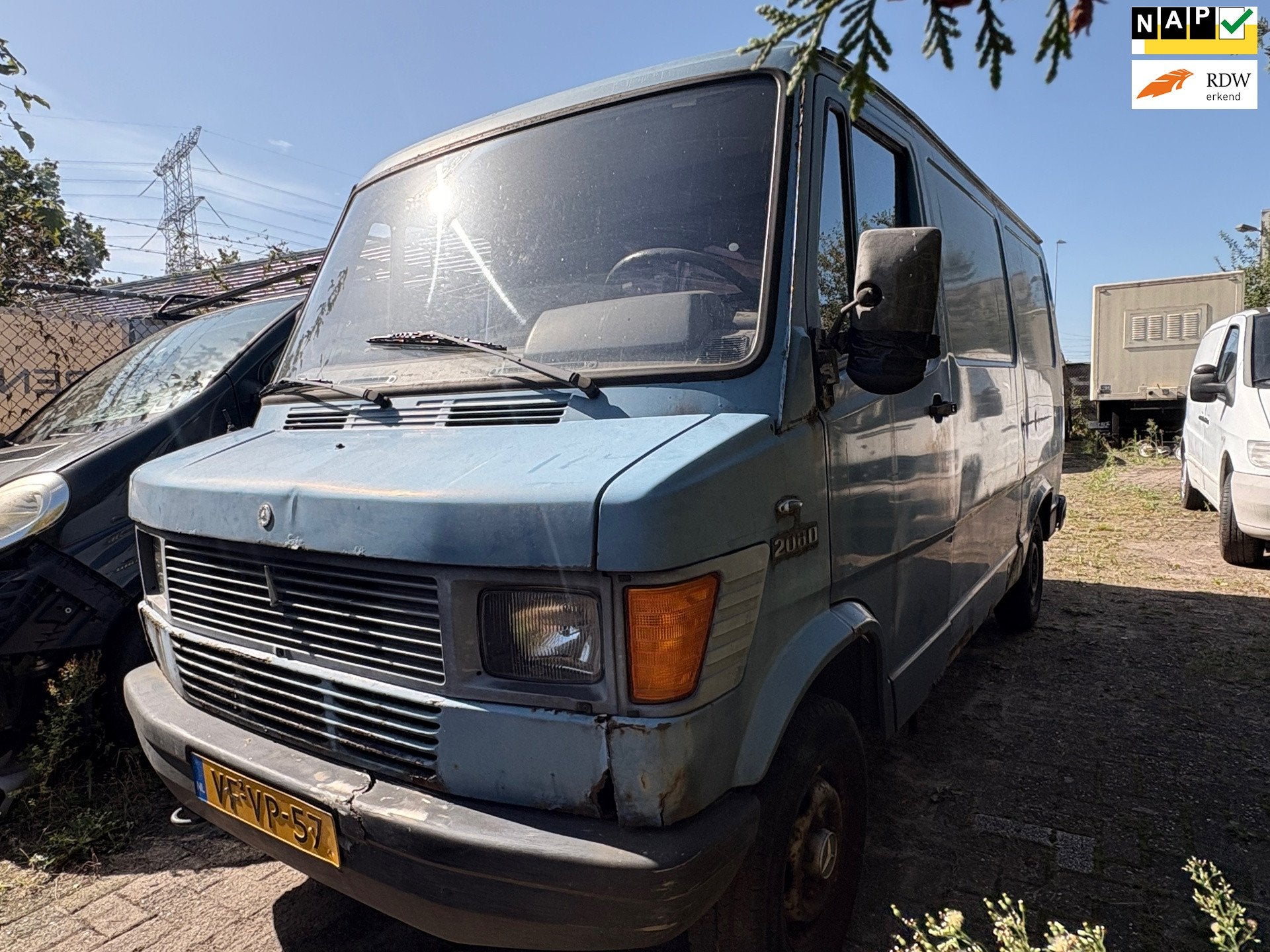 Mercedes-Benz Bestelwagen 208 D kort/laag - stuurbekrachtigi, Auto's, Gebruikt, 4 cilinders, 2299 cc, Bedrijf