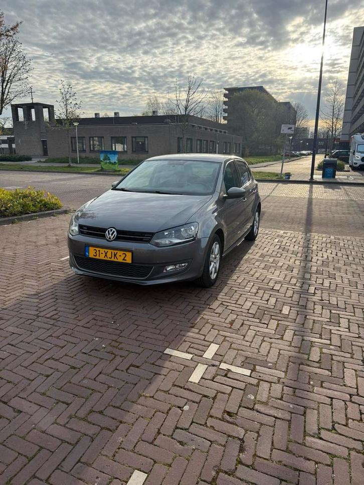 Volkswagen Polo 1.2 TSI 77KW 2012 Grijs met NAP, Voorwielaandrijving, 40 €/maand, Zwart, 1200 kg