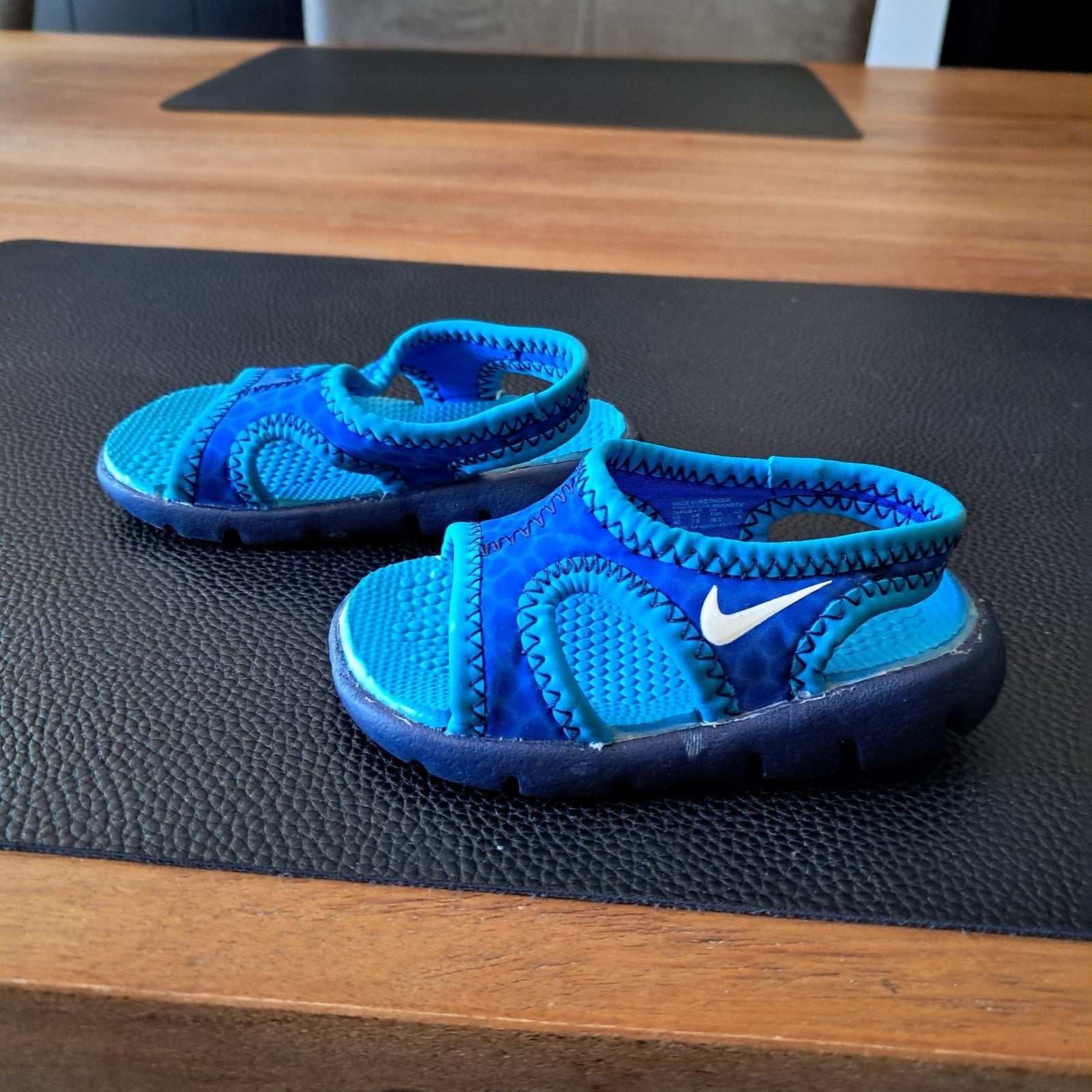 Nike kinder sandalen - Blauw, Gebruikt, Jongen of Meisje, Overige typen, Ophalen of Verzenden