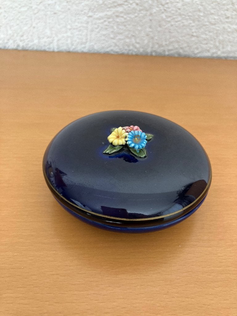Blauw schaaltje met mooie bloemtjes op deksel, Ophalen of Verzenden